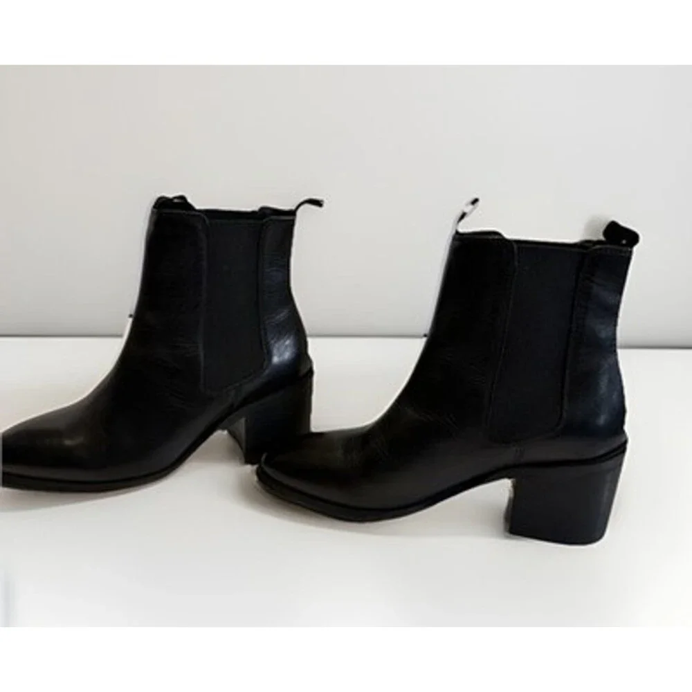 Tony Bianco **no shipping